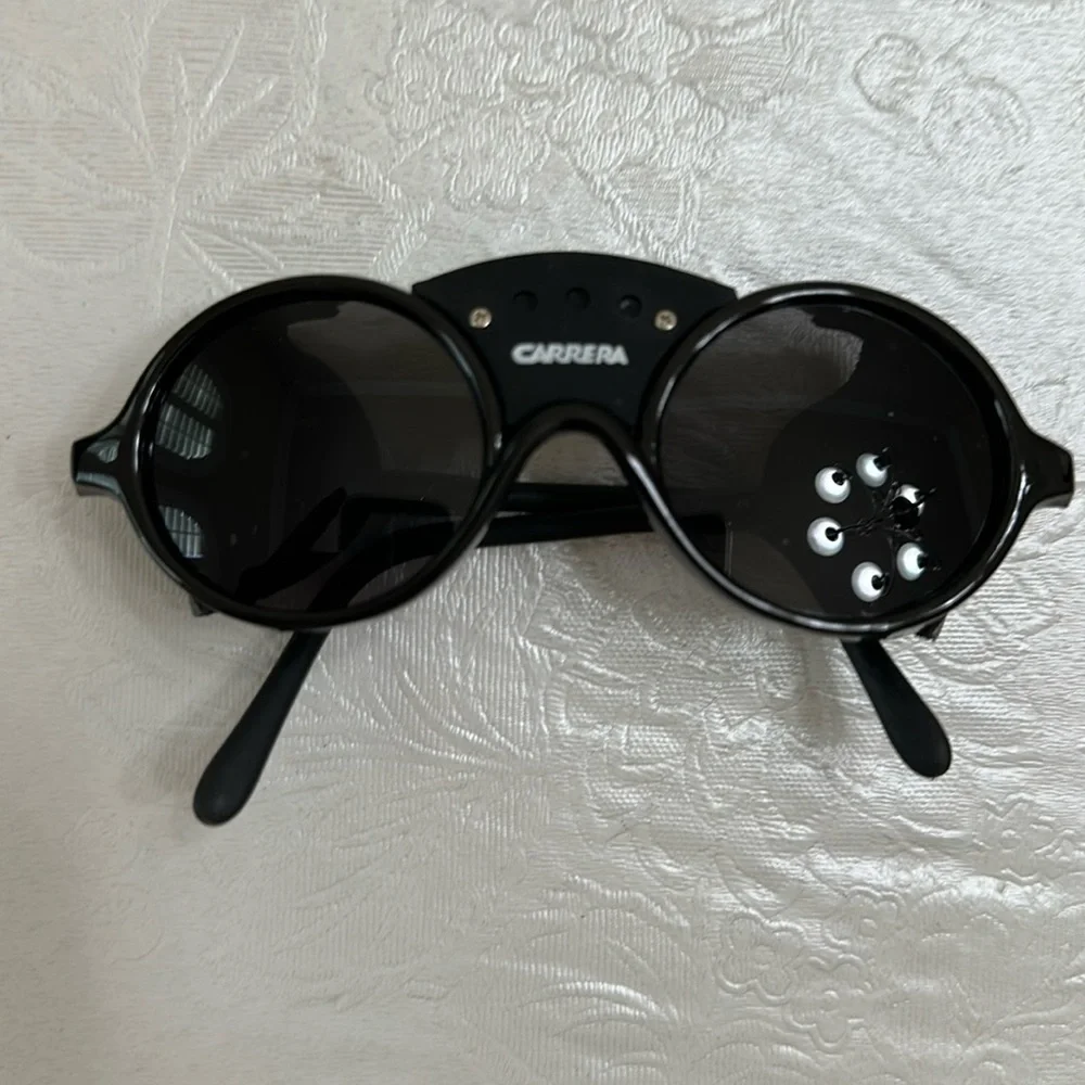 Carrera Sunglasses - ROUND w/ Side Cover - Black